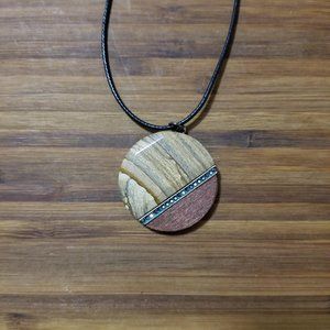 Round woodedn pendant